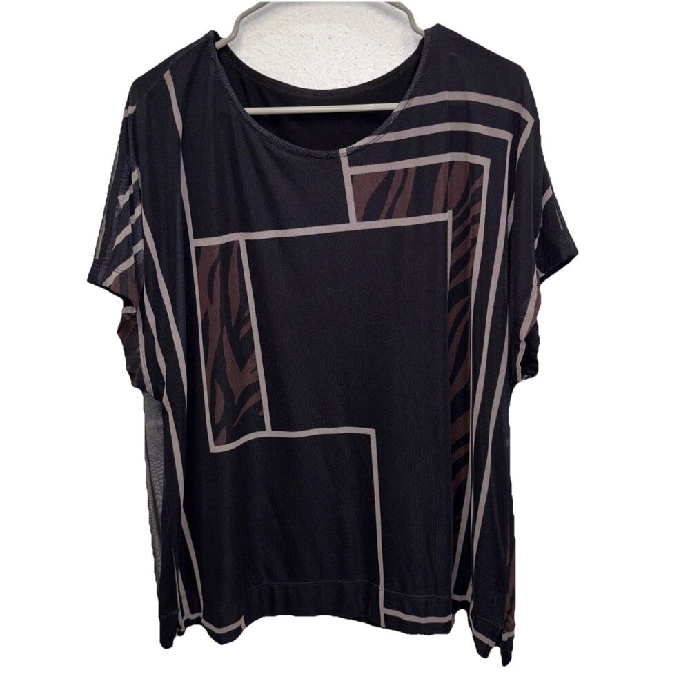Chicos Women Top Black Lightweight Cap Sleeve Travel Packable Block Print 24X28”